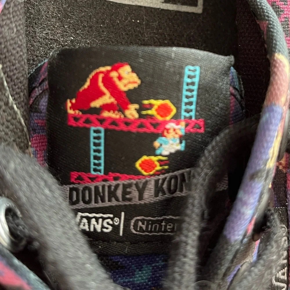 Vans  Nintendo Donkey Kong Limited Edition Sneaker Size 7 women or 5.5 - Picture 9 of 12